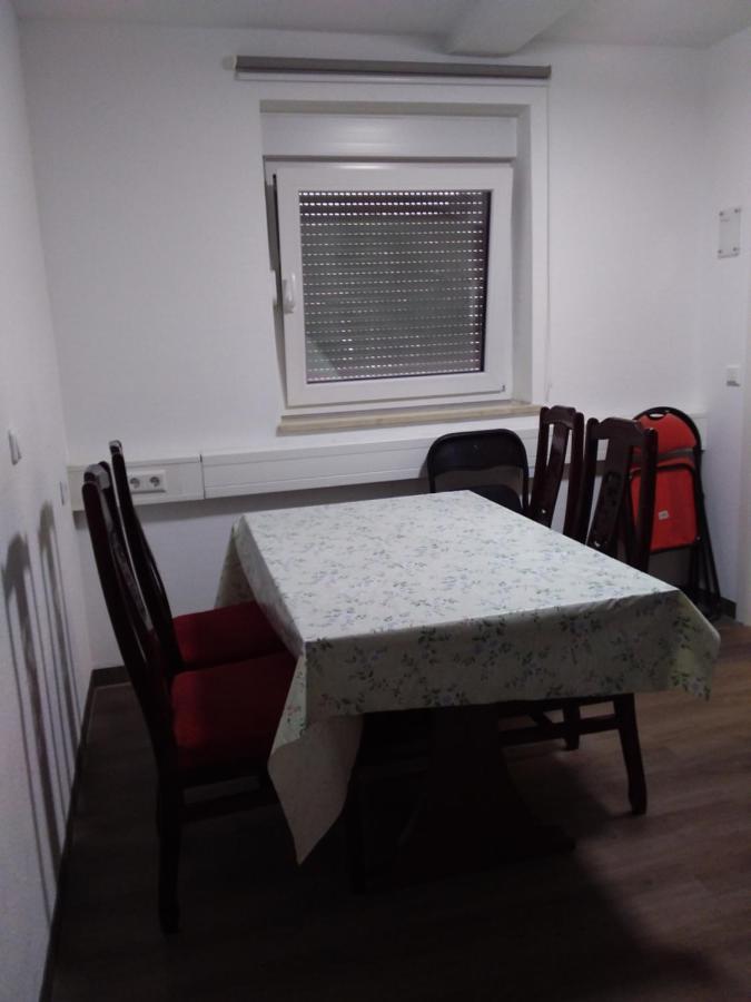 Nguyen Le 3 Schlafzimmer, 7 Bette,Dusche, 2 Wc , Kueche Ab 2 Uebernachtungen Neukirch  Εξωτερικό φωτογραφία